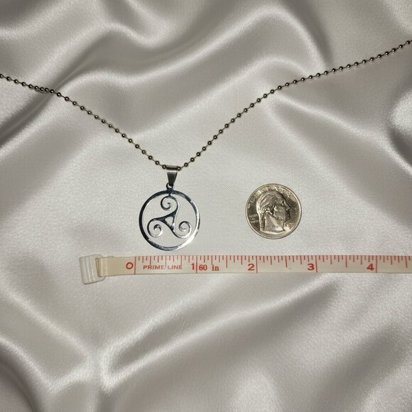 Silver Stainless Steel Triskelion Celtic Spiral Fashion Necklace Unisex NWOT - Picture 3 of 7